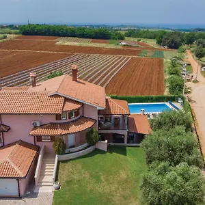 https://villa-francesca.in-istria.net
