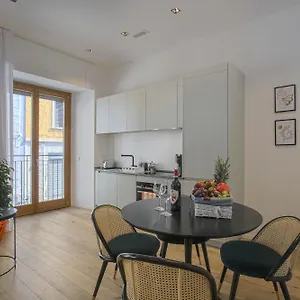https://milan-chic-luxury-apartments-hosted-by-sweetstay.it-lombardy.com