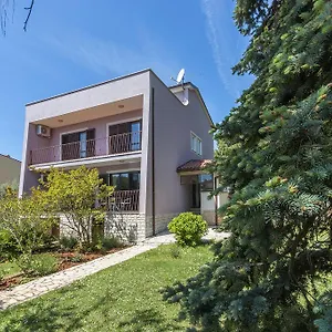 https://apartments-oskar.in-istria.net
